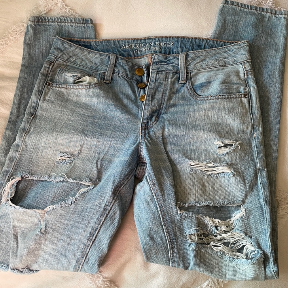 NWOT American eagle Tom girl straight jeans. Size 2L